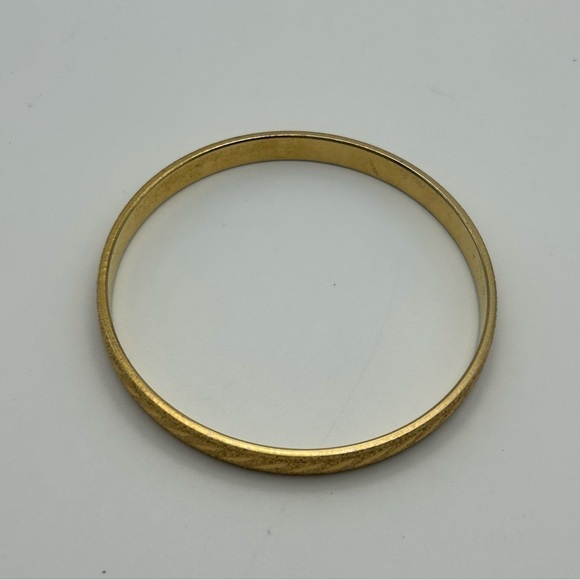 Vintage Monet Gold Tone Textured Etched Engraved Slim Bangle Size Large 8.25" - Picture 5 of 11